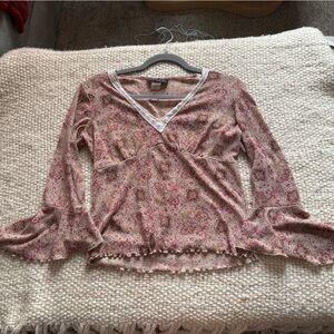 New York & Company Vintage Pink Paisley V-Neck Blouse